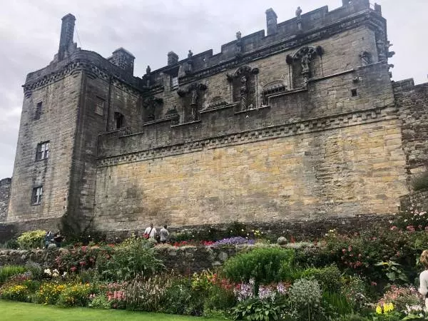 Das wehrhafte Stirling Castle, hier soll auch eine grüne Lady herumgeistern